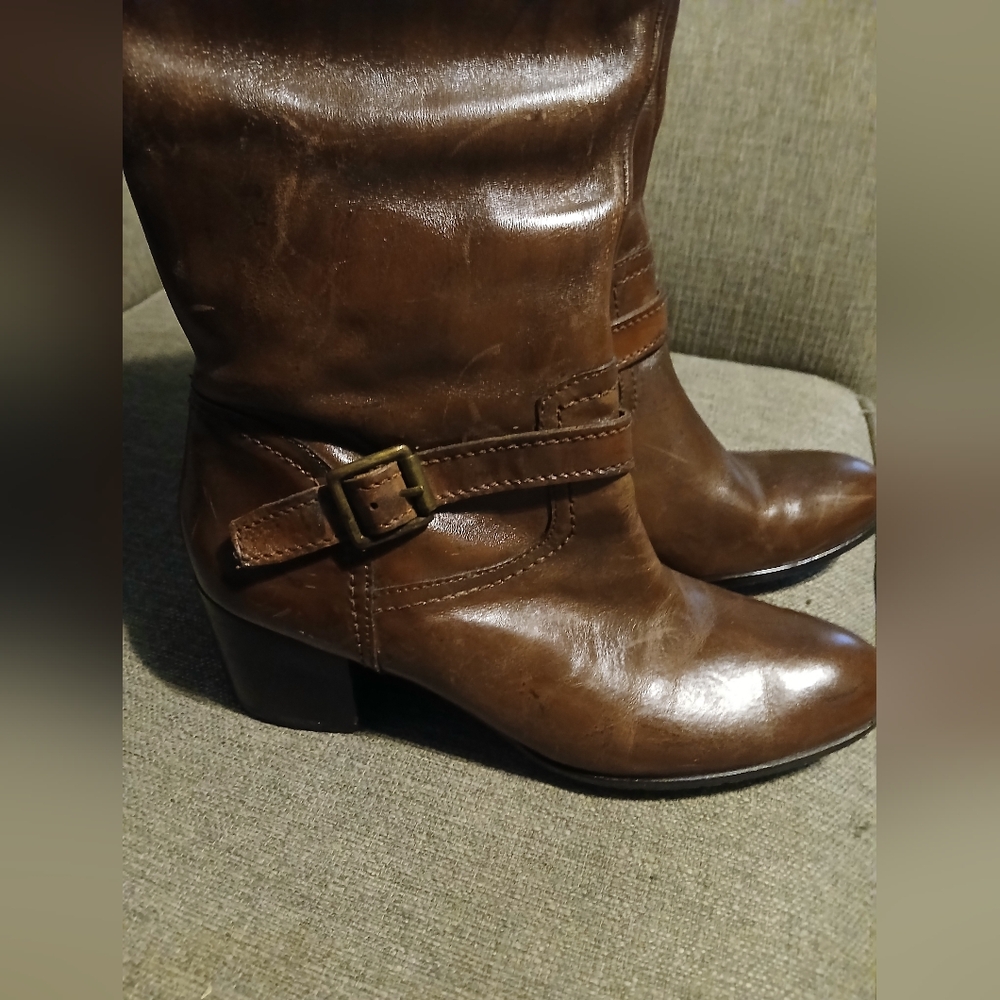 Franco Sarto Women's Brown Knee High Heeled Boots.  Size 8.